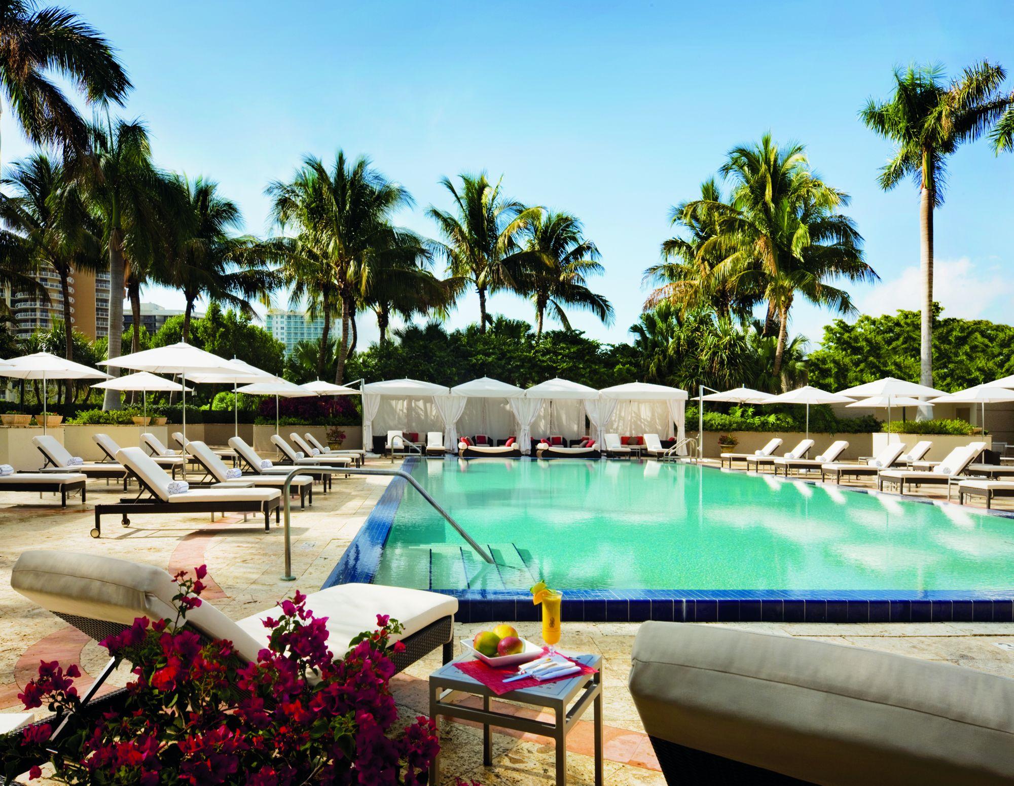 Hotel The Ritz-Carlton Coconut Grove, Miami Exterior foto