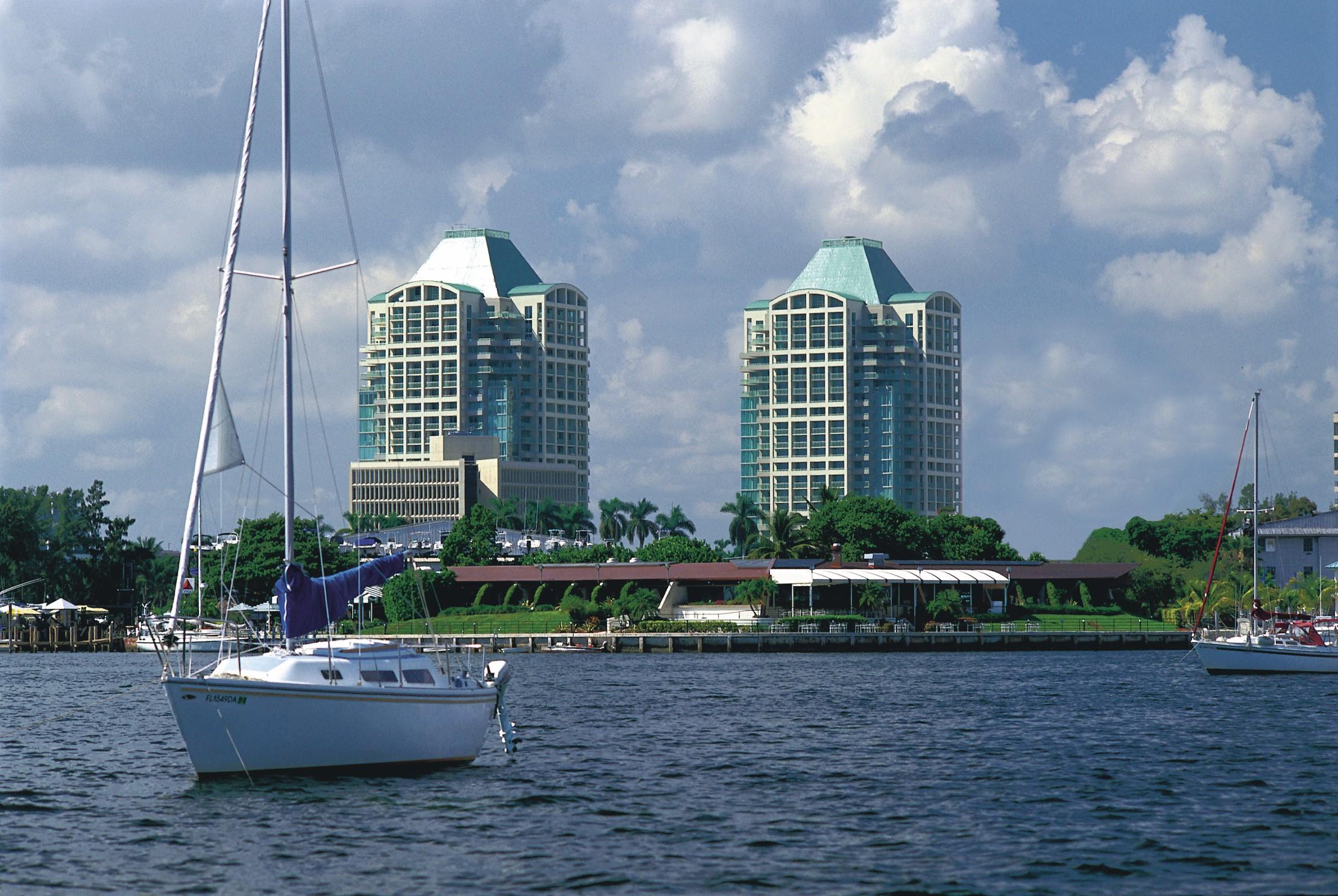 Hotel The Ritz-Carlton Coconut Grove, Miami Exterior foto